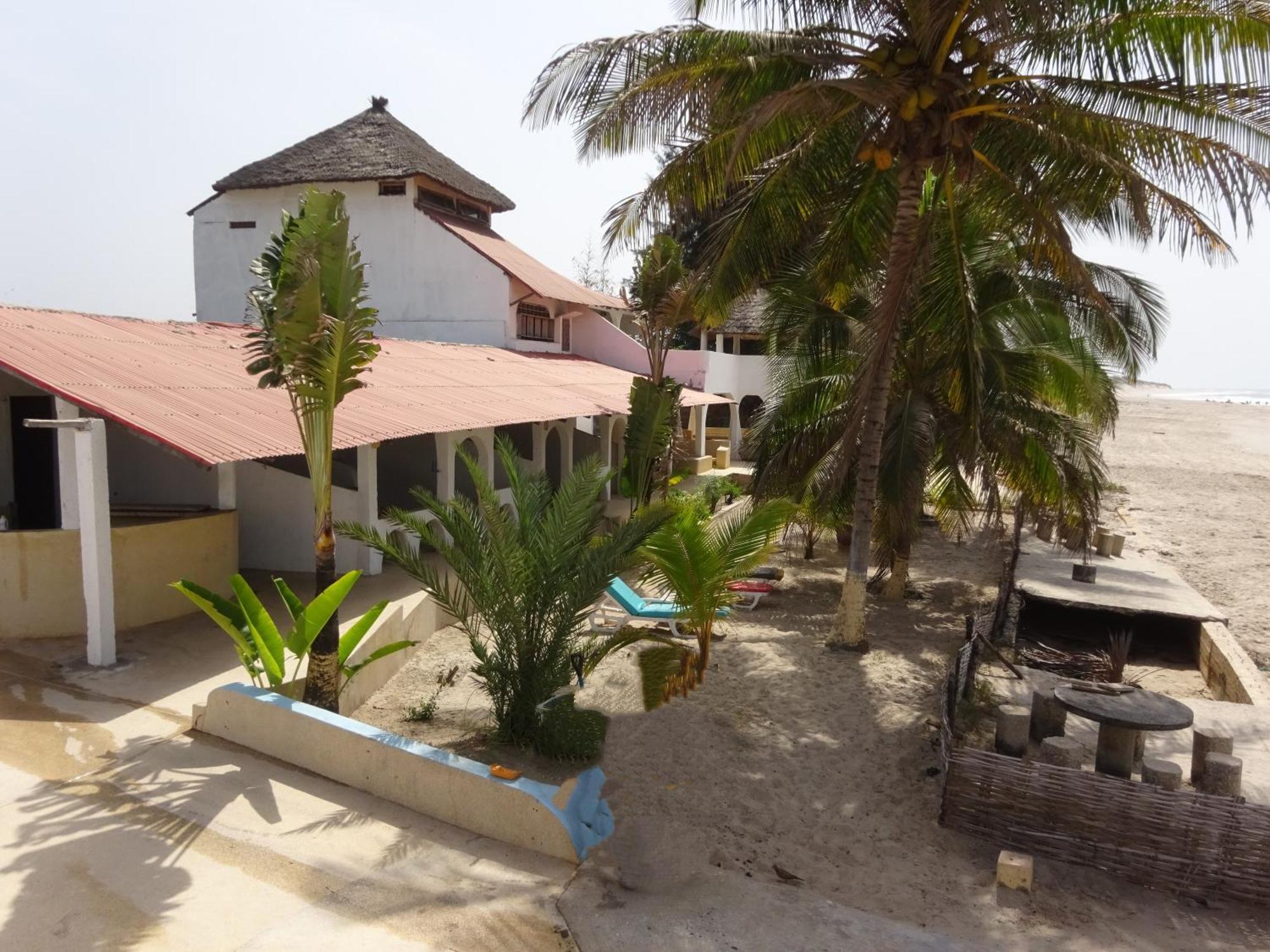 Hotel Du Bar De La Mer Cap Skirring Kabrousse Buitenkant foto